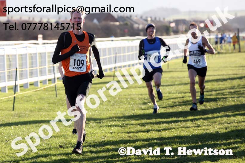 Senior mens North Eastern Cross Country, Redcar. Photo:  David T. Hewitson/Sports for All Pics